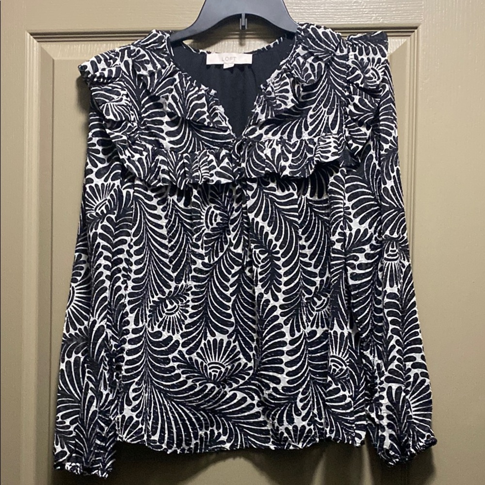 Chic Black and White Patterned Women's Top